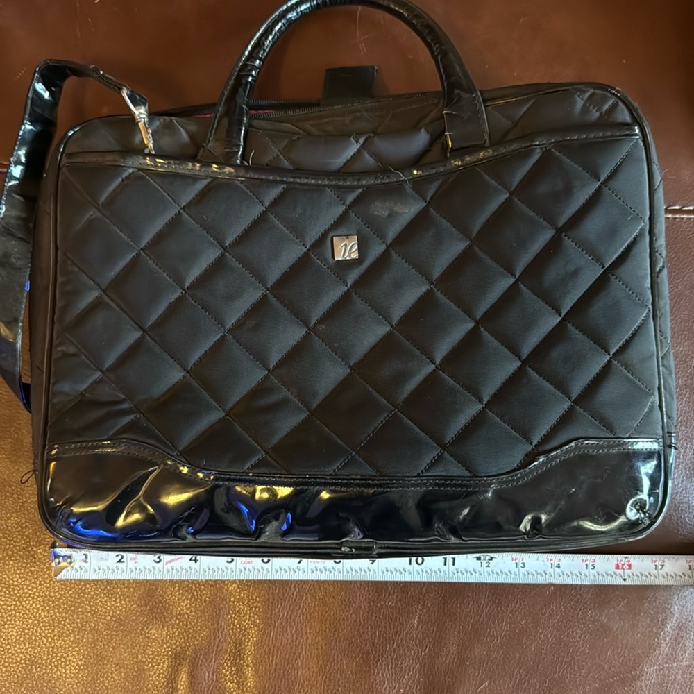 Ie women’s black & pink briefcase